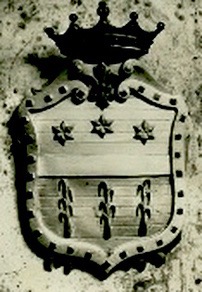 Antico stemma Porro di Andria: d'azzurro, alla fascia diminuita d'oro, nel primo a tre porri al naturale, nel secondo a tre stelle d'argento