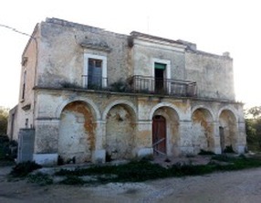 Villino con parco murato presso i fondi del Marchese Tupputi, sulla via di Spinazzola, del fu Riccardo Porro sposato a Teresa Iannuzzi